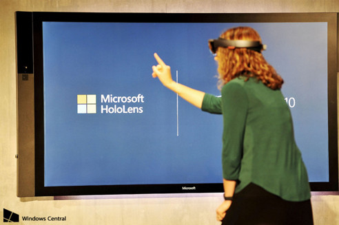 2015/Microsoft-HoloLens2.jpg